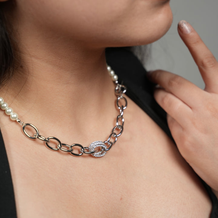 Bold Elegance Half Pearl & Chain Link Necklace – Silver/Gold Variants
