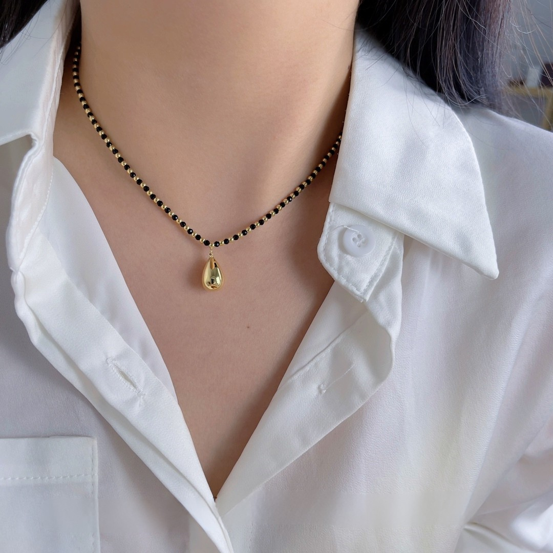 Teardrop Mangalsutra-Inspired Necklace – Minimalist Black Bead Chain