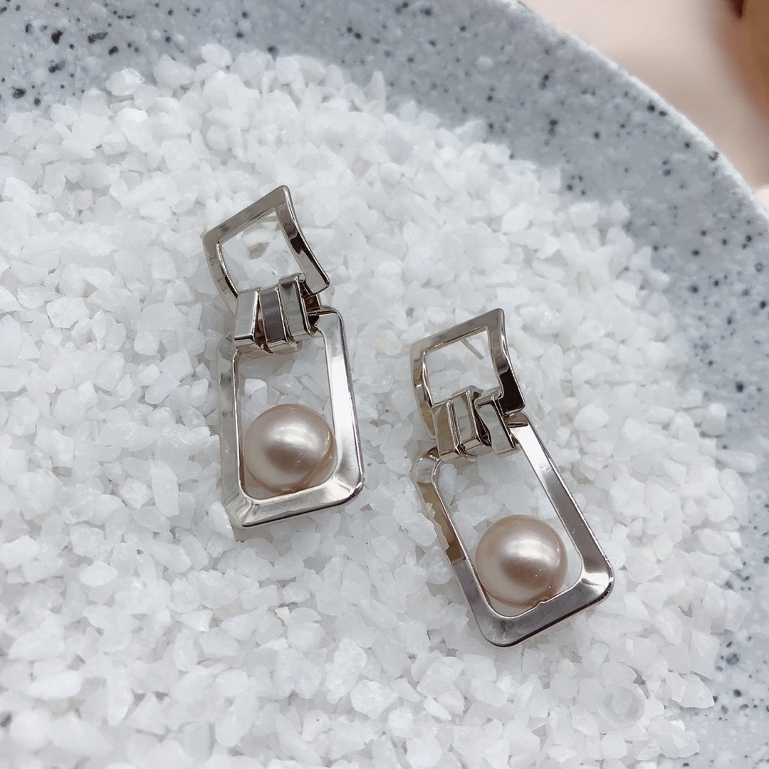 Urban Luxe Geometric Pearl Drop Earrings