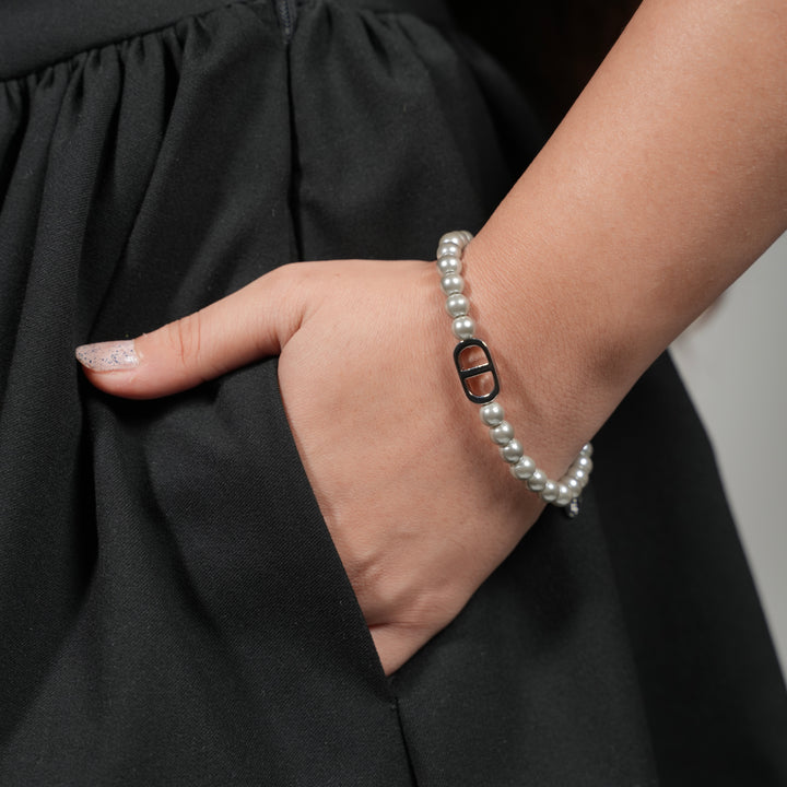 Elegant Silver Pearl Bracelet with Designer Oval Charm