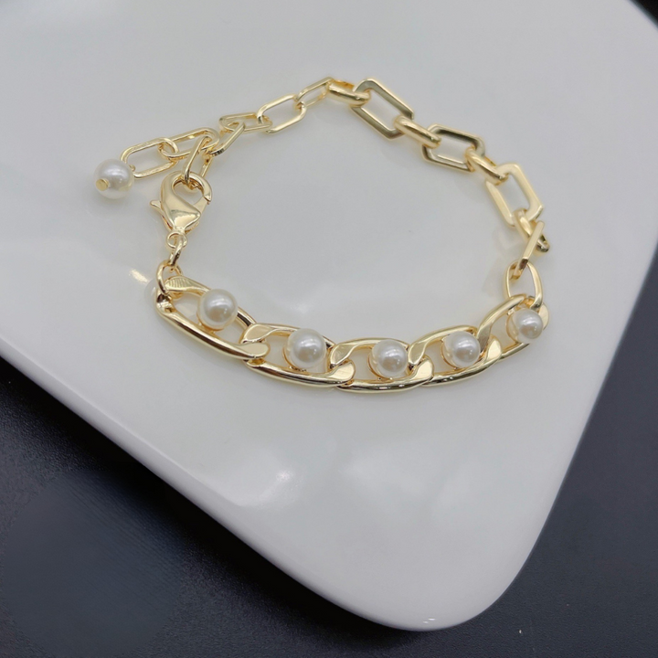 Gold-Plated Chunky Chain Bracelet with Pearl Accents