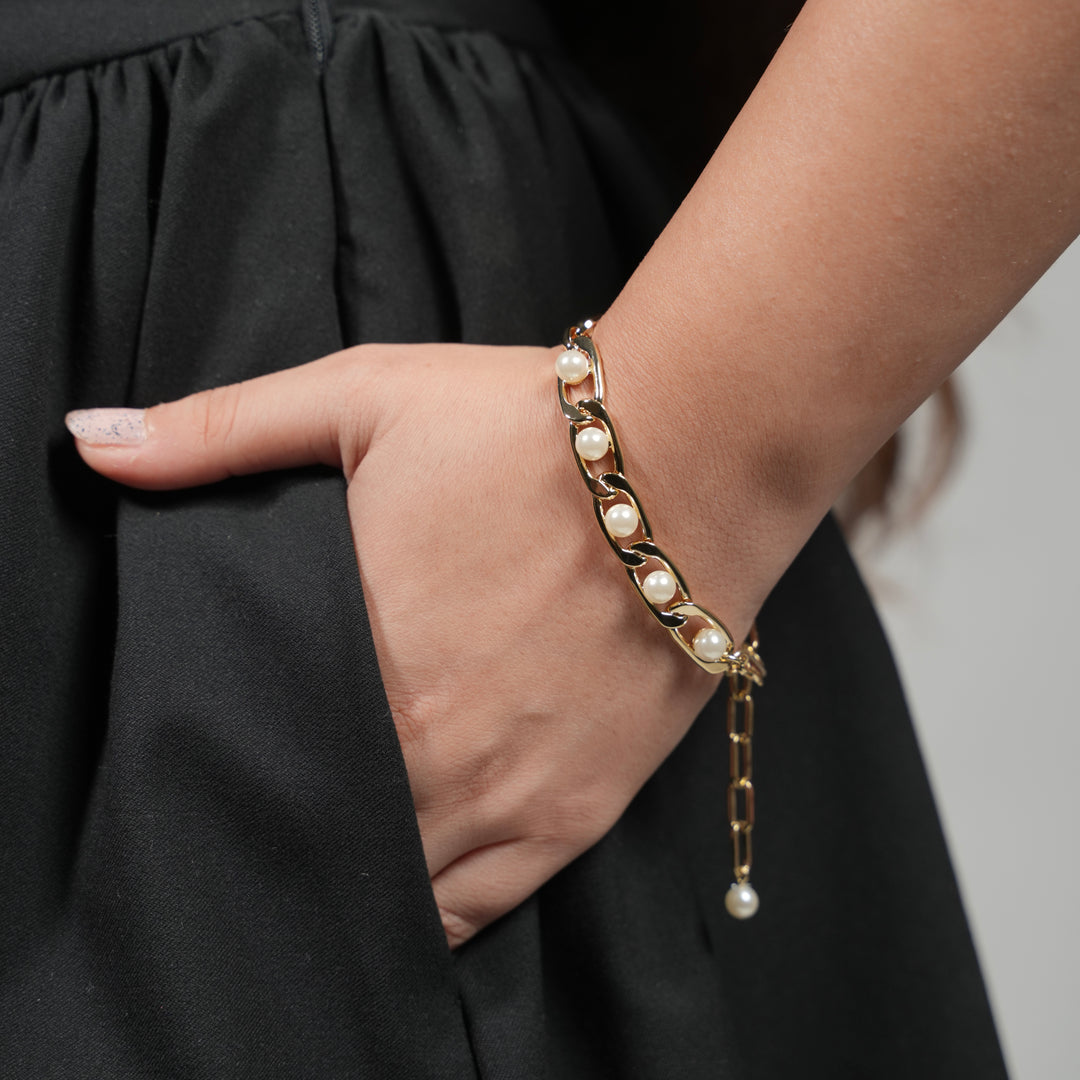 Gold-Plated Chunky Chain Bracelet with Pearl Accents