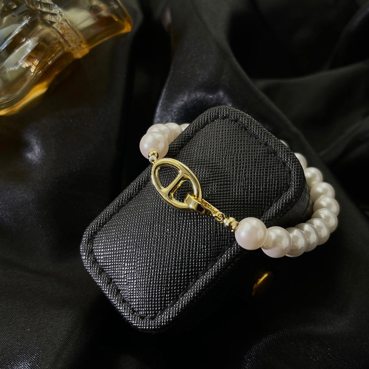 Elegant Faux Pearl Bracelet with Designer-Inspired Clasp