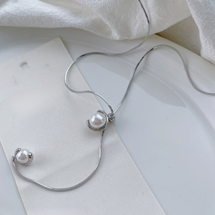 Elegant Pearl Drop Lariat Necklace – Adjustable Snake Chain (Gold & Silver)