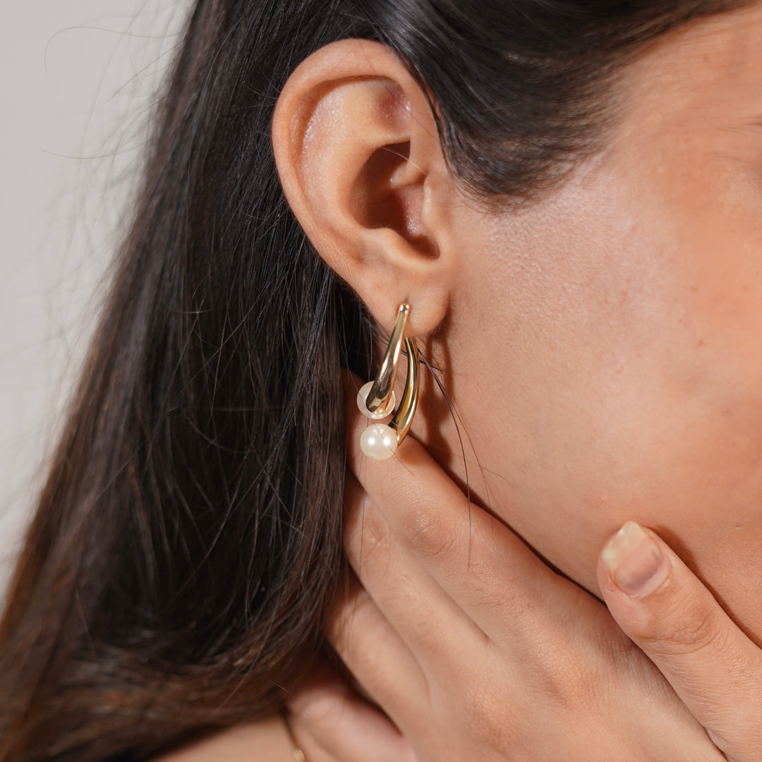 Sculpted Gold Teardrop Pearl Hoop Earrings