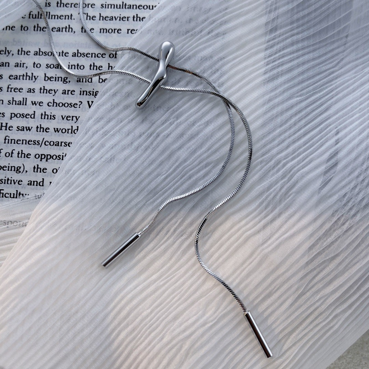 Sculptural Silver Y-Lariat Necklace – Adjustable Minimalist Chain
