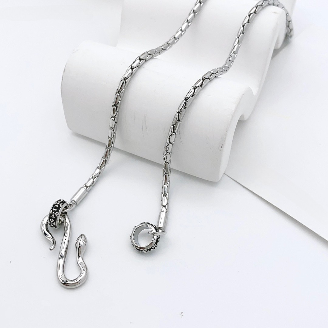 Serpent Luxe Silver Chain Necklace – Designer Snake Hook Pendant