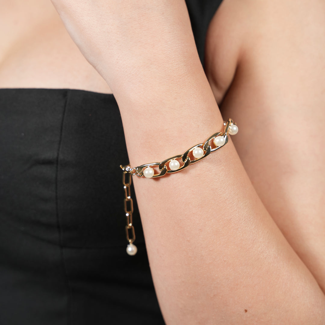 Gold-Plated Chunky Chain Bracelet with Pearl Accents