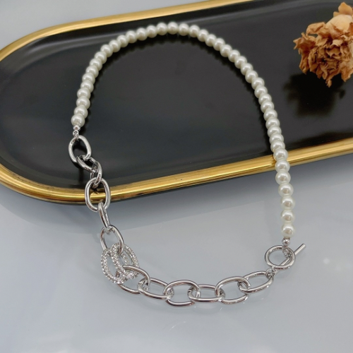 Bold Elegance Half Pearl & Chain Link Necklace – Silver/Gold Variants