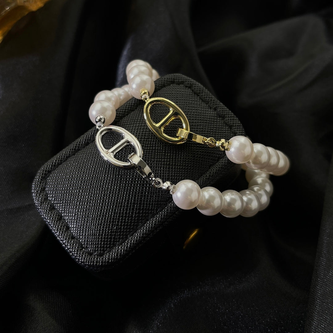 Elegant Faux Pearl Bracelet with Designer-Inspired Clasp