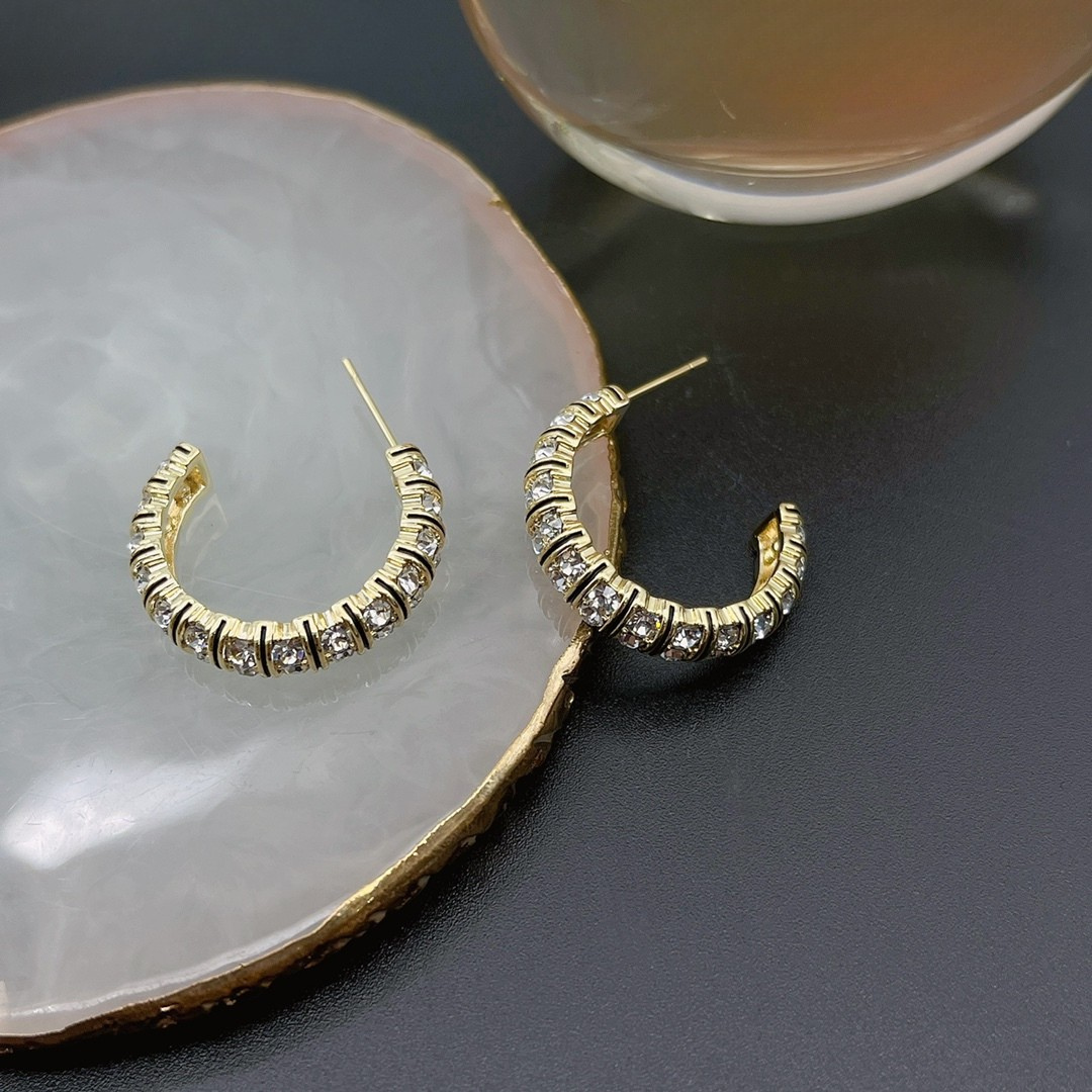 Silver Segment Hoop Earrings with Crystal Accents – Elegant Daily Wear