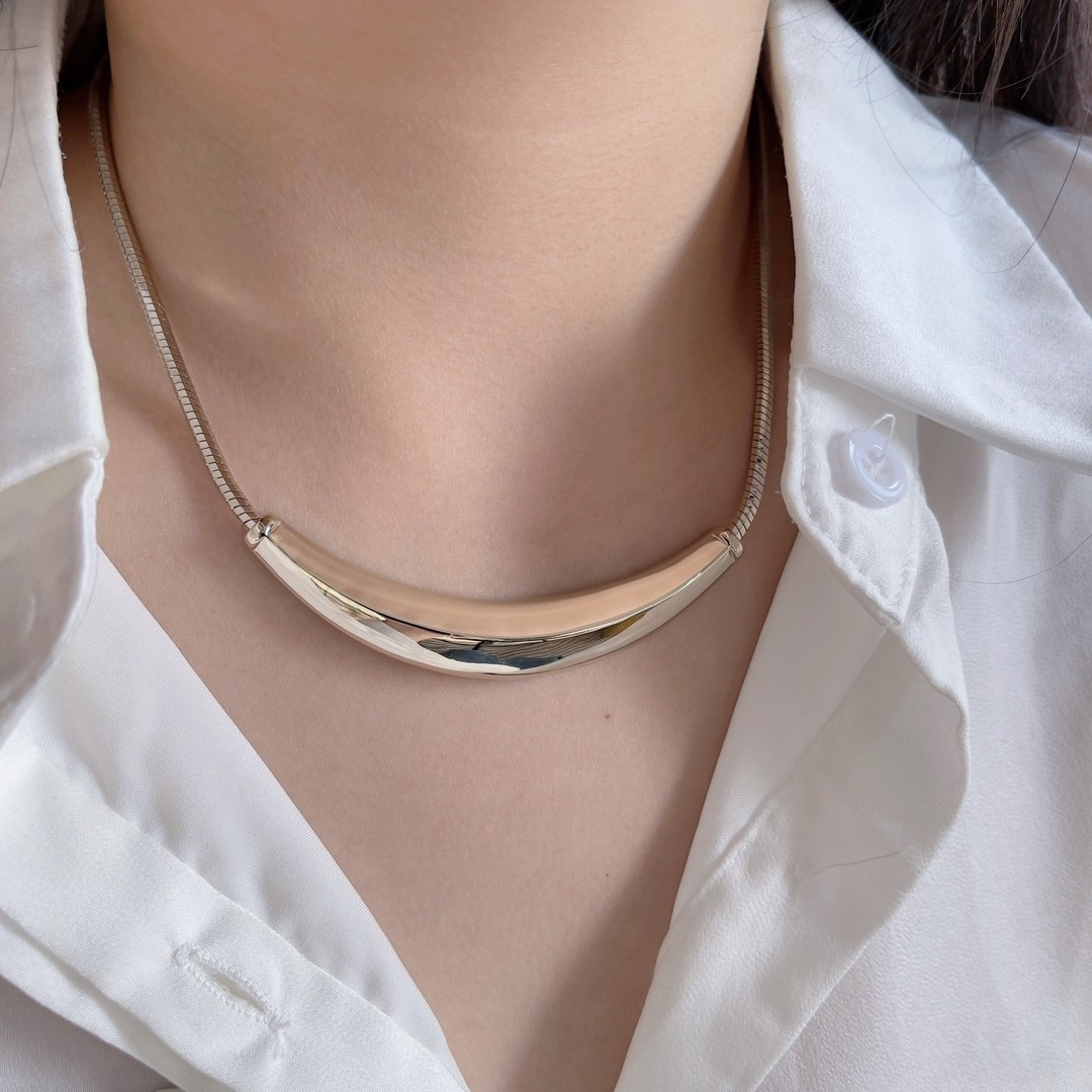 Modern Sculpted Silver Bar Choker Necklace