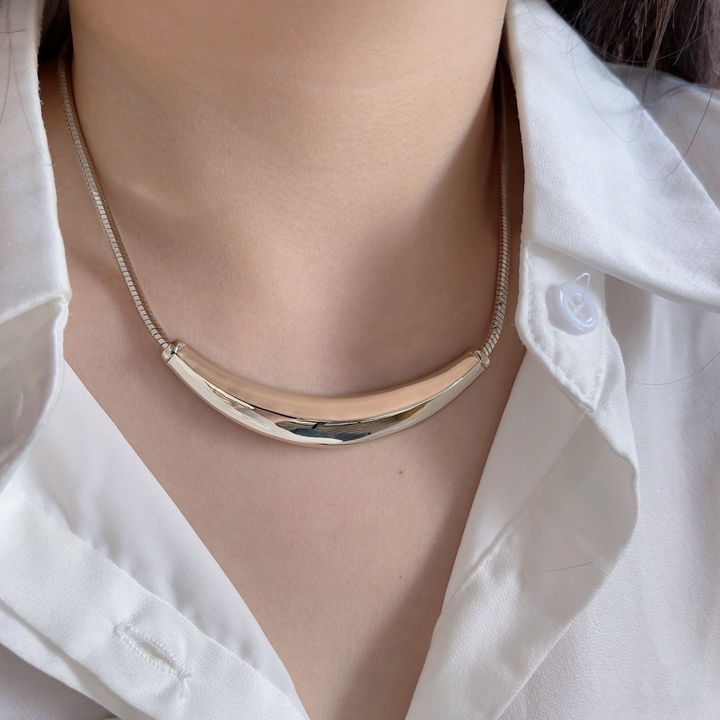 Modern Sculpted Silver Bar Choker Necklace