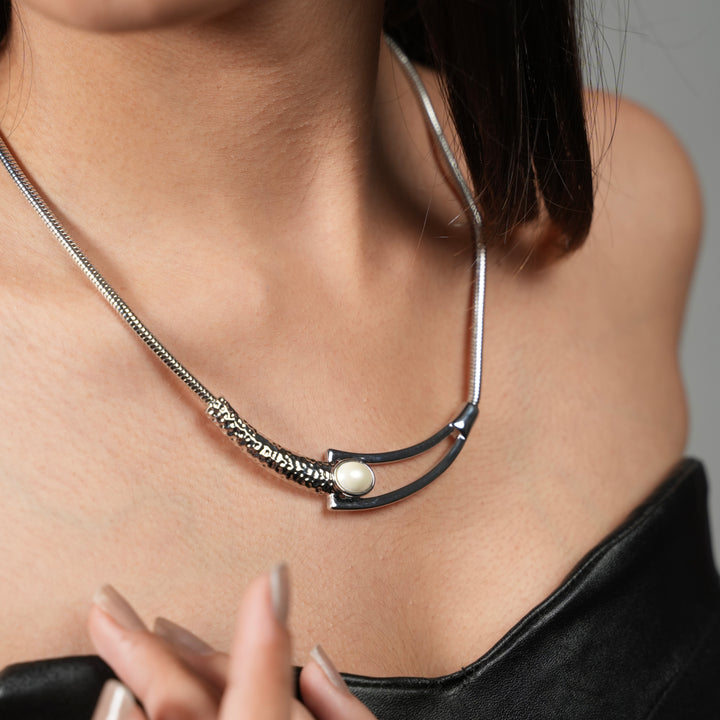 Pearl Arc Collar Necklace