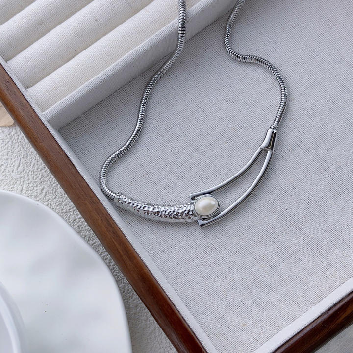 Pearl Arc Collar Necklace