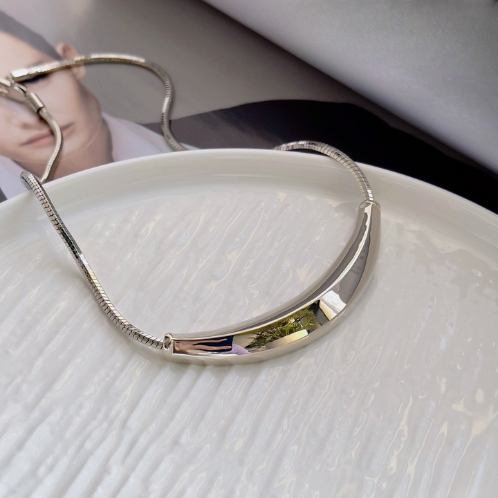 Modern Sculpted Silver Bar Choker Necklace