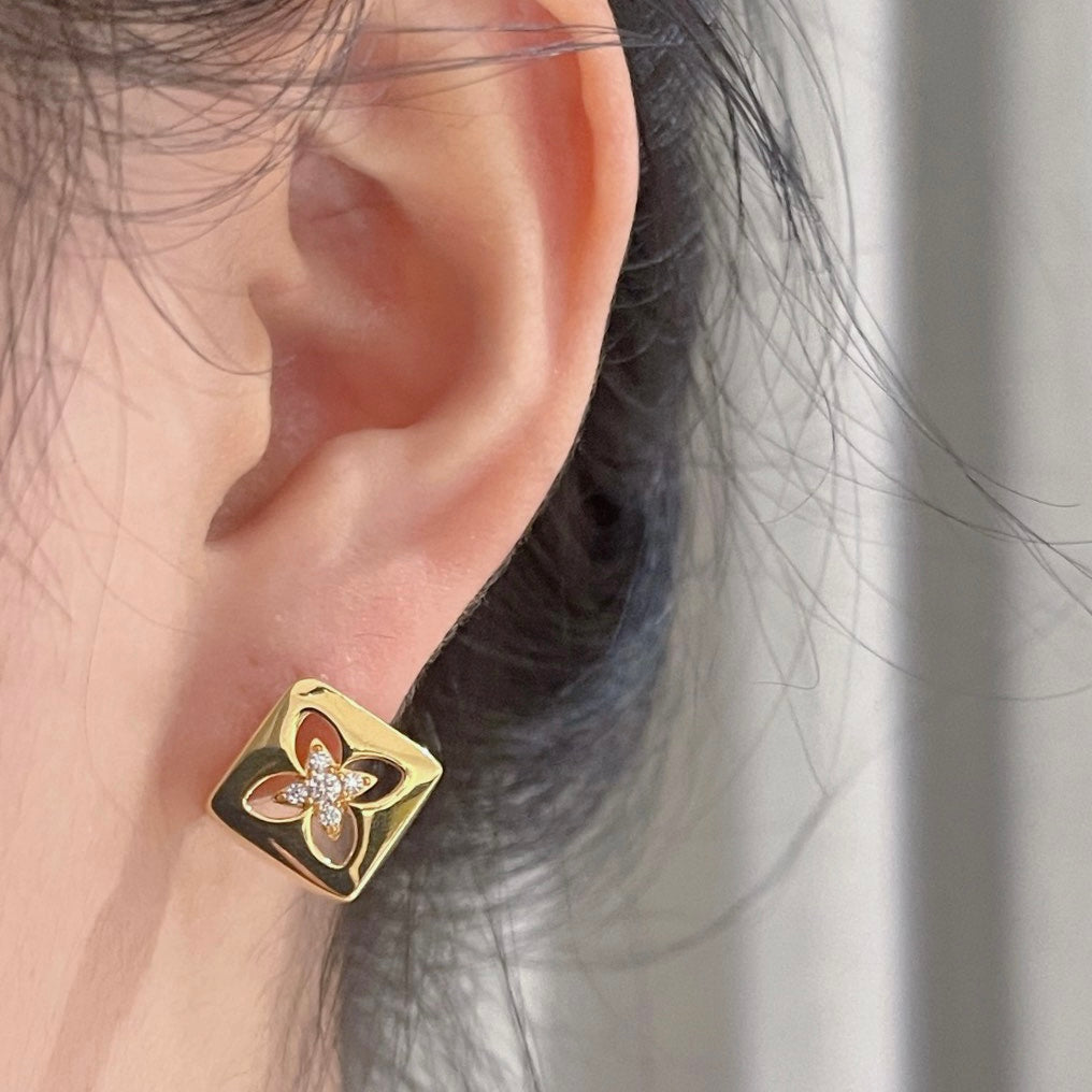 Gold Floral Cutout Square Stud Earrings