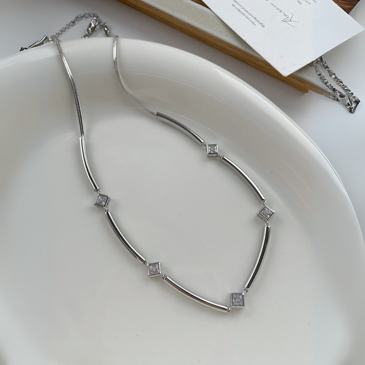 Iris Luxe – Silver Geometric Choker Necklace