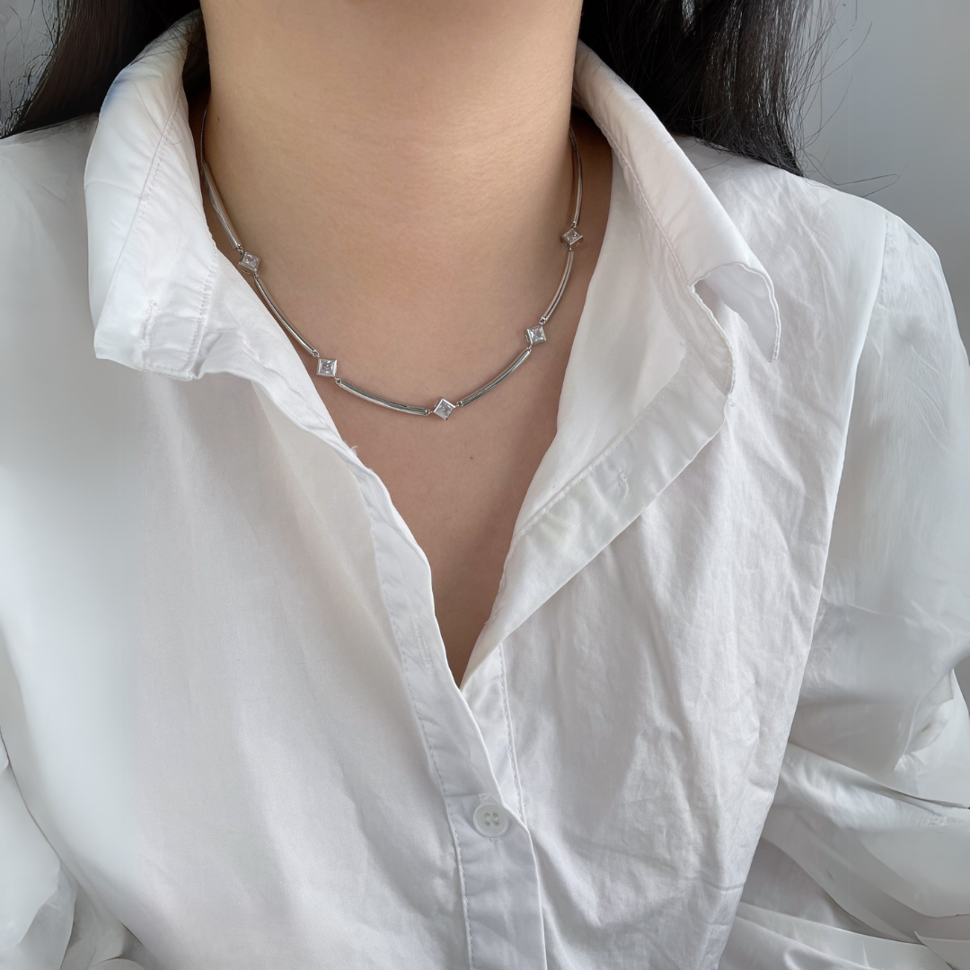Iris Luxe – Silver Geometric Choker Necklace