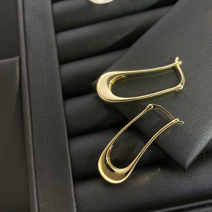 Sculpted Luxe Drop Earrings