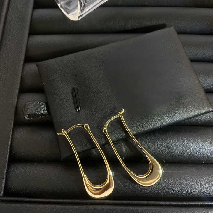 Sculpted Luxe Drop Earrings