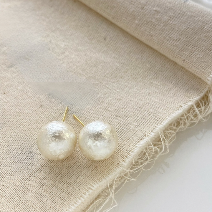 Luxe Gloss Pearl Stud Earrings