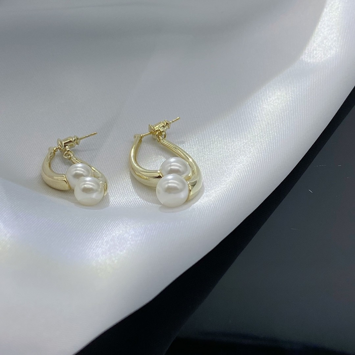 Sculpted Gold Teardrop Pearl Hoop Earrings