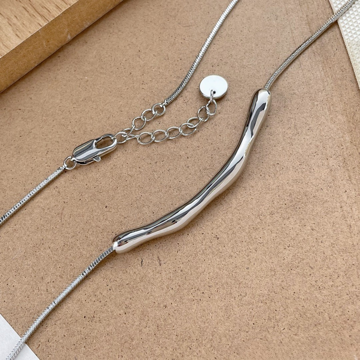 Solace Bar – Sculpted Minimal Silver Necklace