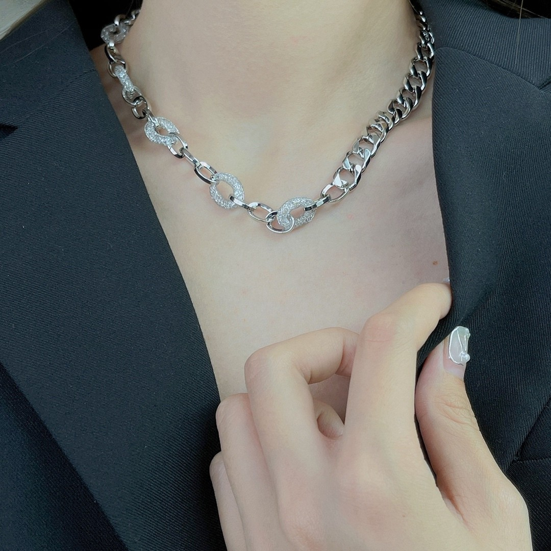 Zenya Bold – Crystal Link Statement Choker