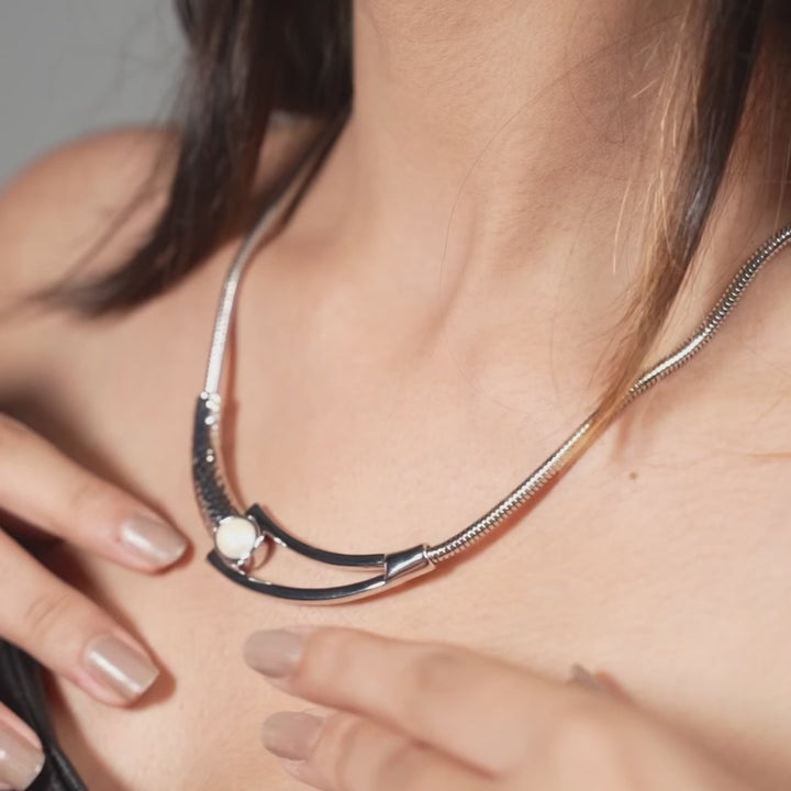 Pearl Arc Collar Necklace