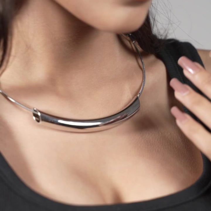 Sculpted Tube Metal Choker Necklace