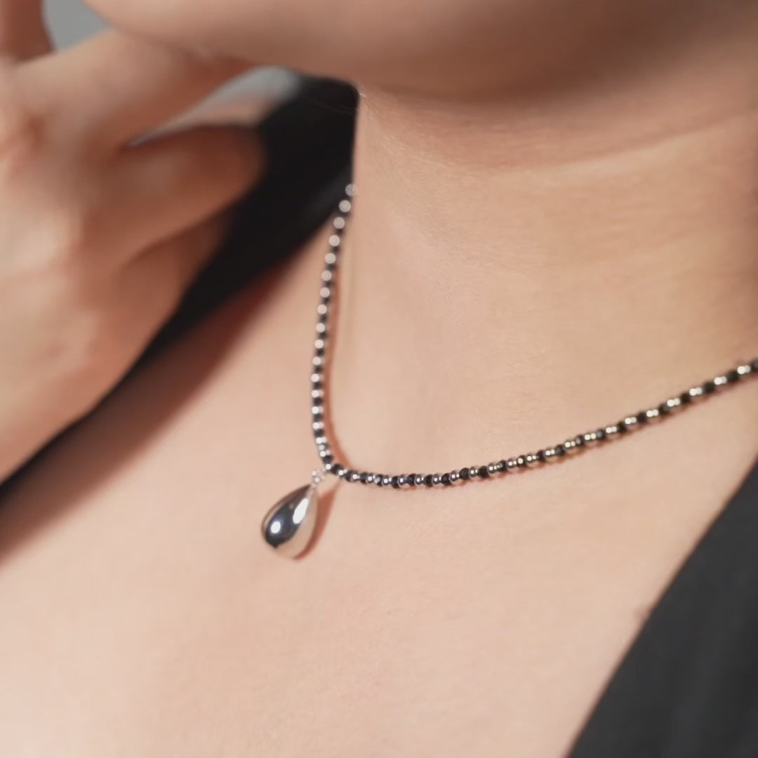 Teardrop Mangalsutra-Inspired Necklace – Minimalist Black Bead Chain